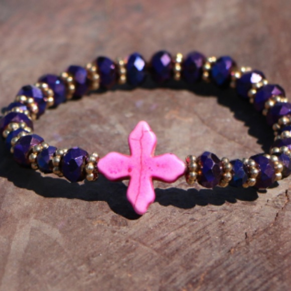 Crystal Cross Beaded Bracelet - Picture 1 of 2